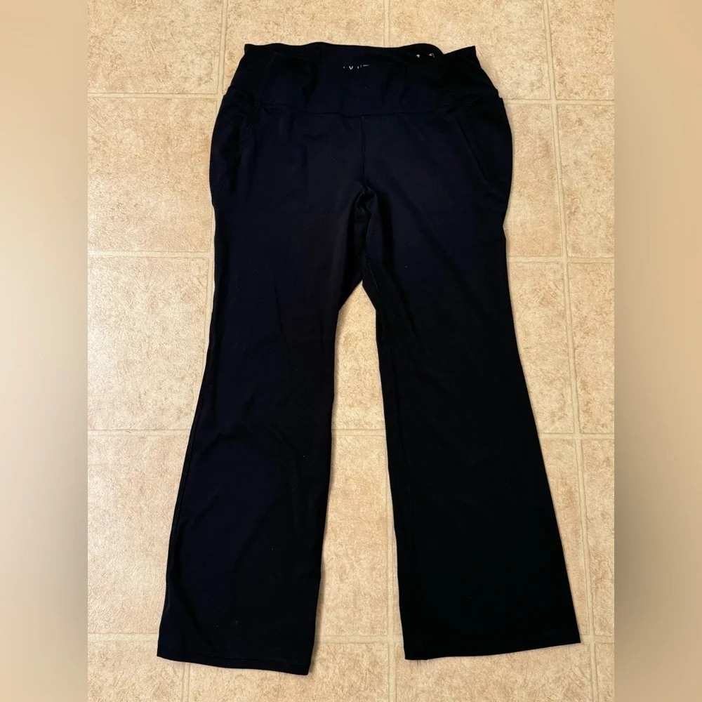 Lane Bryant Soft Bootcut Leggings. - Picture 1 of 3